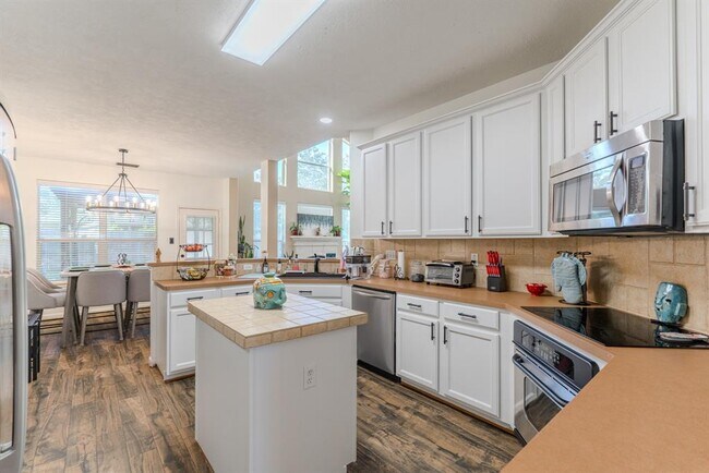 Building Photo - 8303 Hayden Cove Dr