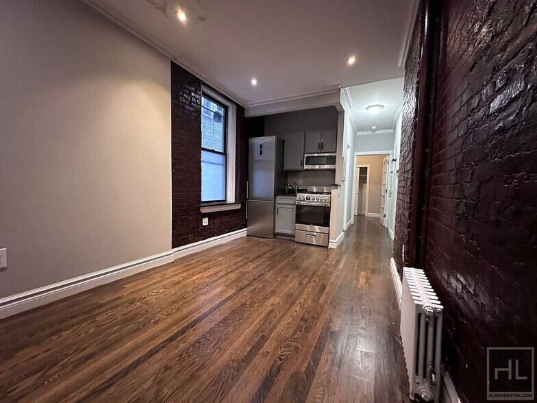 Building Photo - East 13th Street
