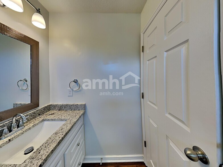 Building Photo - 154 Crystal Bay Dr