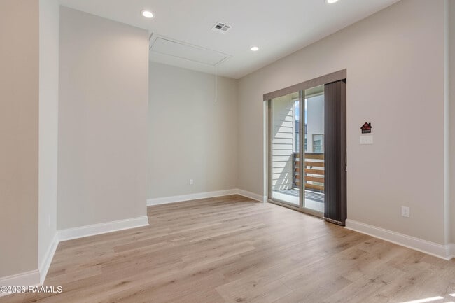 Building Photo - 102 Canvasback Dr