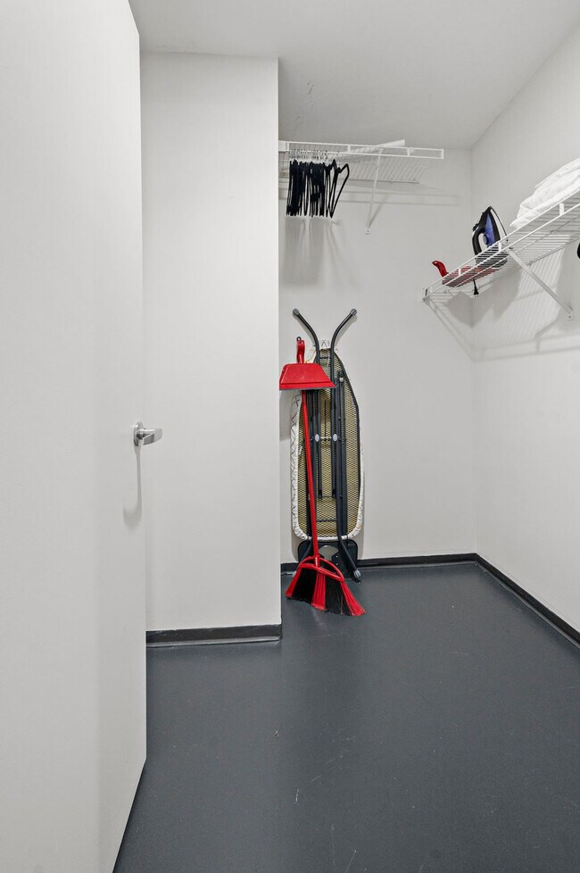 Building Photo - 160 E Berkeley St