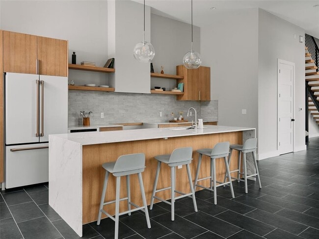 Building Photo - 412 Kemp St