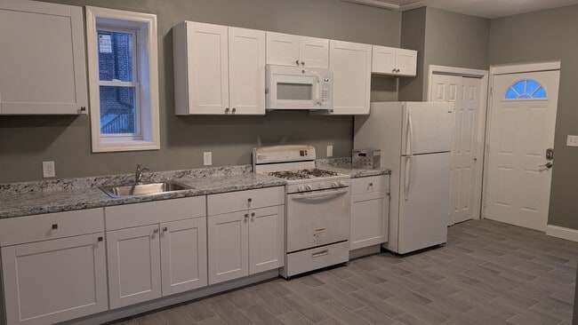 Building Photo - 77 MacArthur Ave