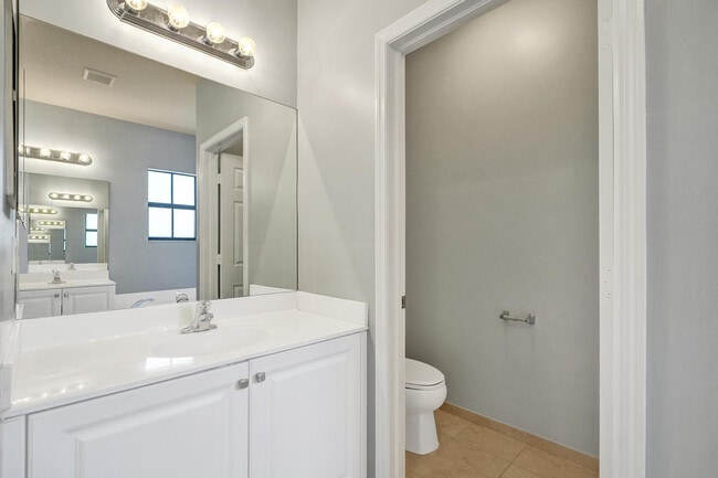 Building Photo - 6105 Grand Cypress Cir W