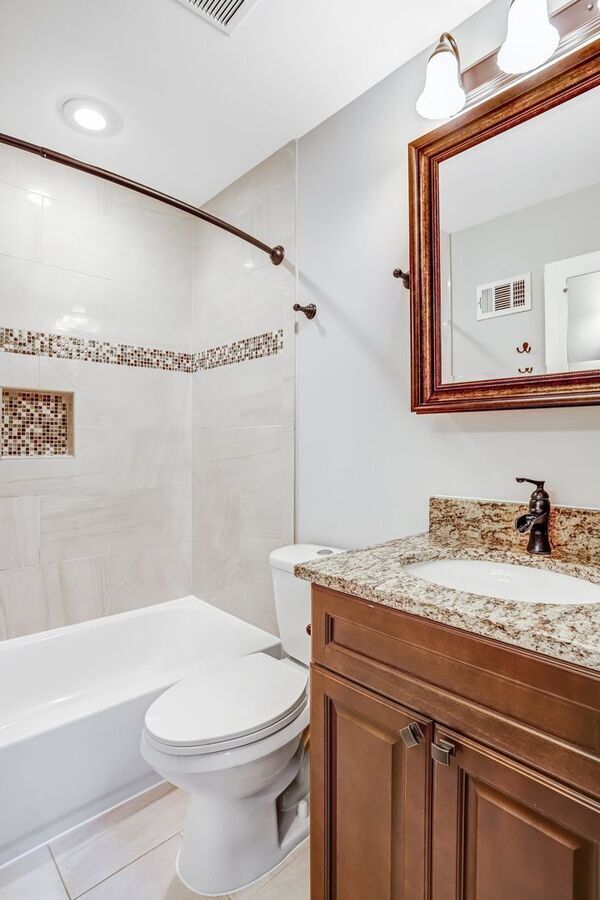 Building Photo - 3351 Clay St NE