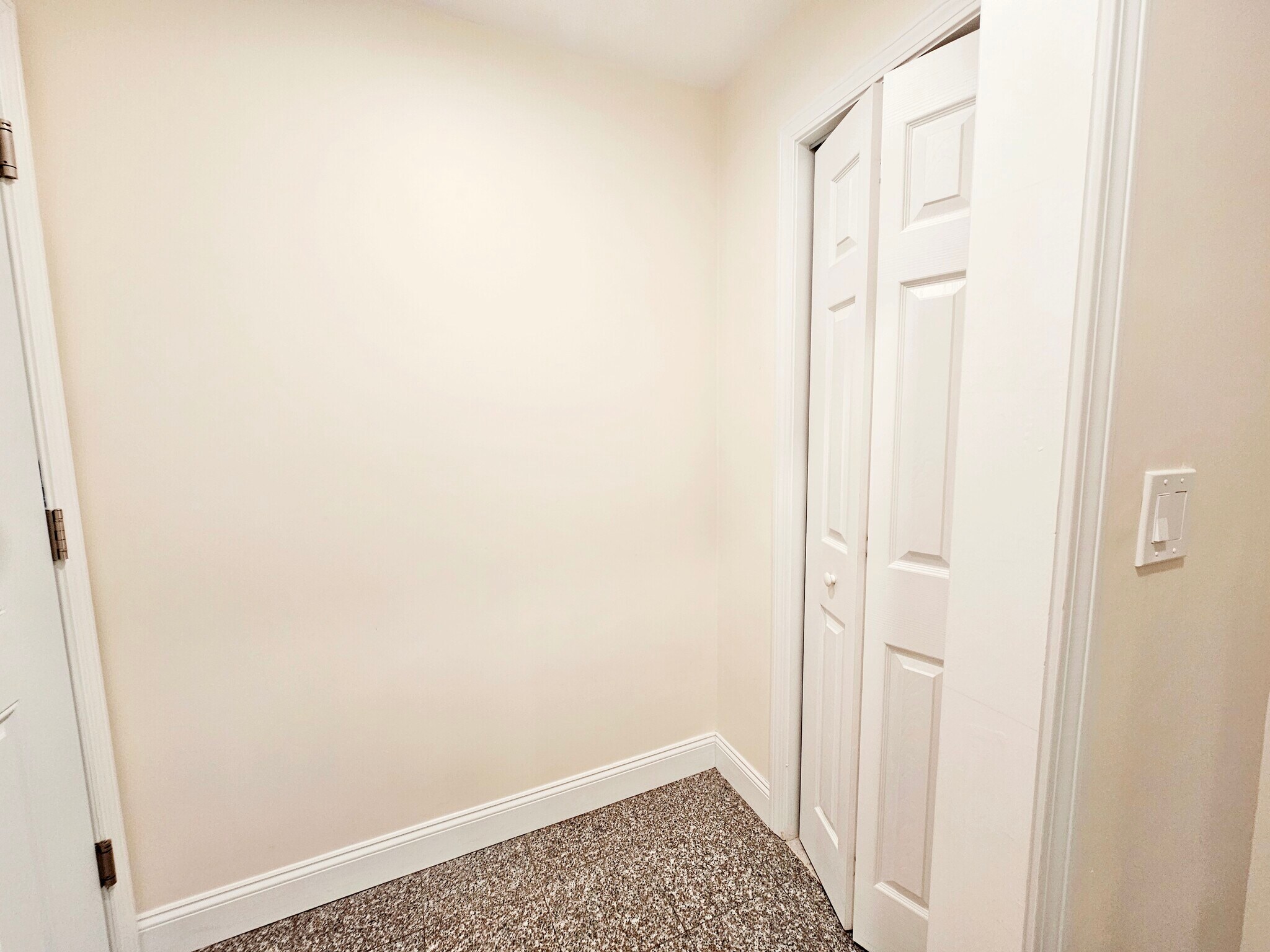 Building Photo - 1803 Beacon St