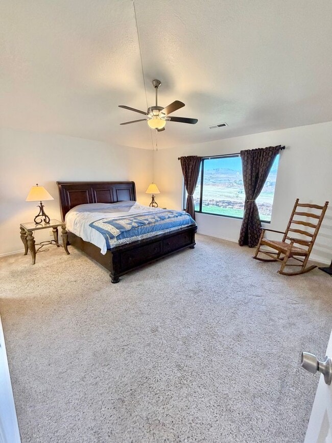 Building Photo - Short term rental available! 9-Month lease!!