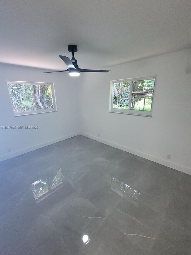 Building Photo - 2823 Polk St