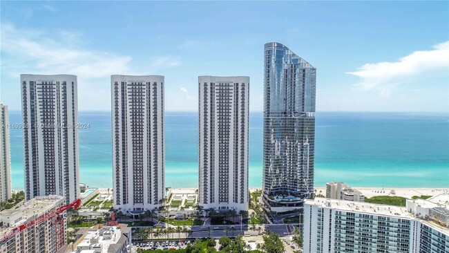 Building Photo - 16001 Collins Ave