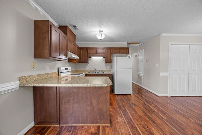 Building Photo - Two bedroom in Coats, NC!