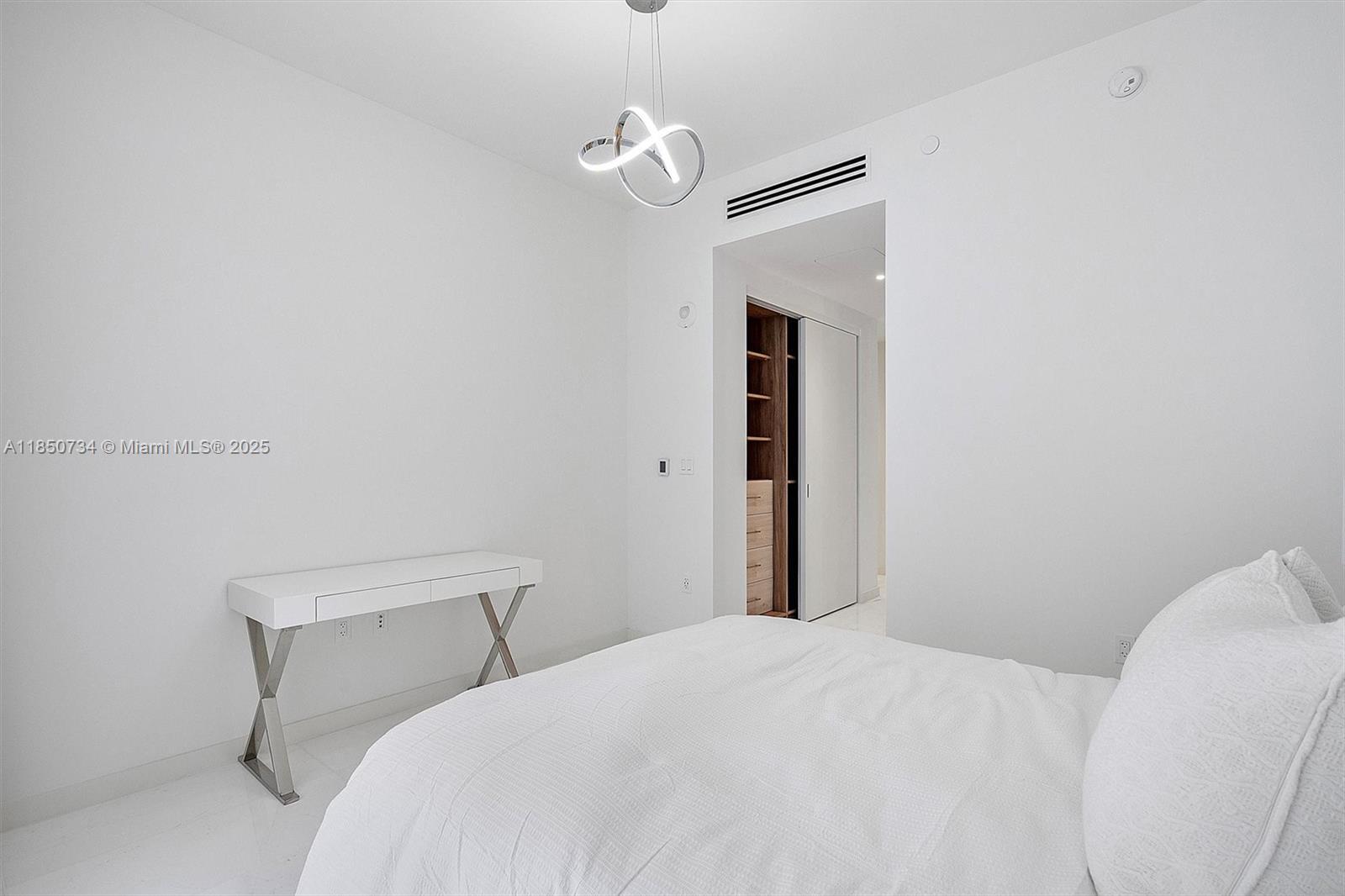 Building Photo - 300 Biscayne Blvd Way