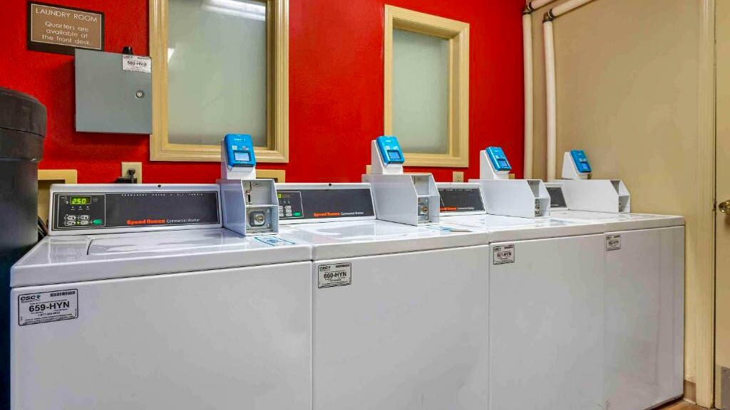 Building Photo - 9750 Lake Shore Dr E