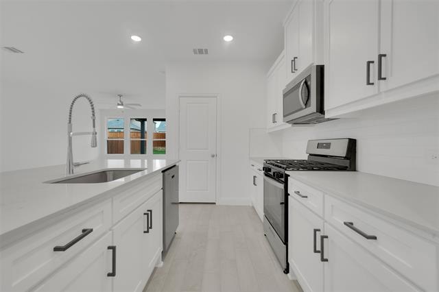 Building Photo - 3200 Cordelia Dr