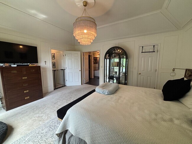 Building Photo - Luxury Home with incredible views in Minsh...