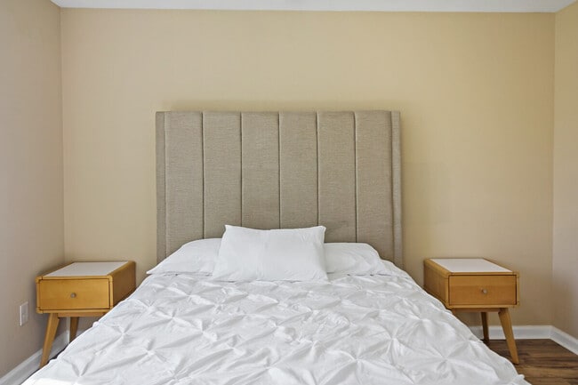 Building Photo - 7103 Highland St