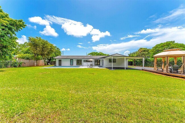 Building Photo - 11640 SW 99th Ct