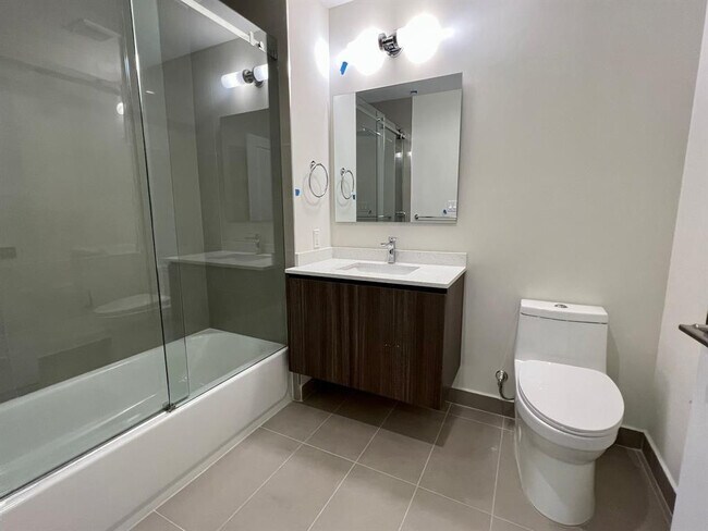 Building Photo - 1938 Jackson St