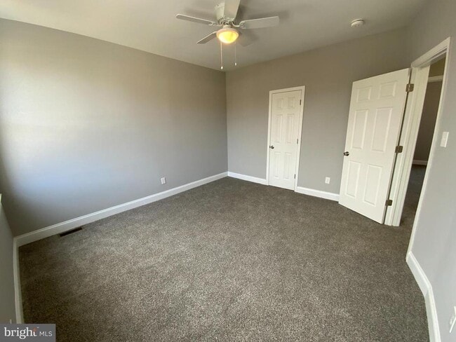 Building Photo - 18 S Tremont Rd