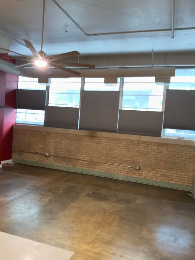 Building Photo - 701 Lamont St NW