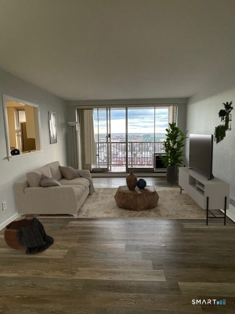 Building Photo - 65 Glenbrook Rd