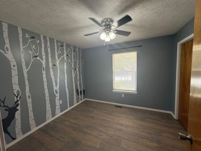 Building Photo - 5118 N Graybrooke Dr