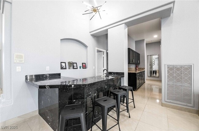 Building Photo - 1400 Castle Crest Dr