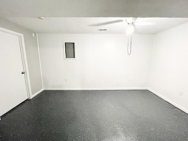 Building Photo - 5214 S 82nd St