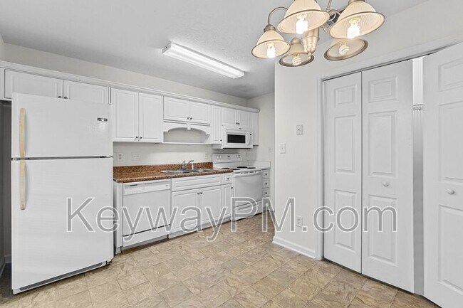 Building Photo - 301 Brock Ln