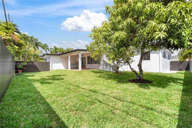Building Photo - 8550 SW 28th St