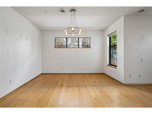 Building Photo - 2818 Aldrich Ave S