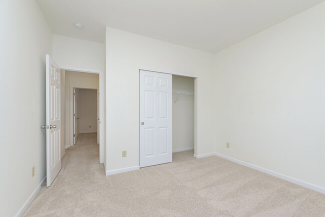 Building Photo - 3 Bedroom 2 Full Bath Ranch in Westfield i...