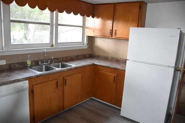 Building Photo - 326 Dixie St