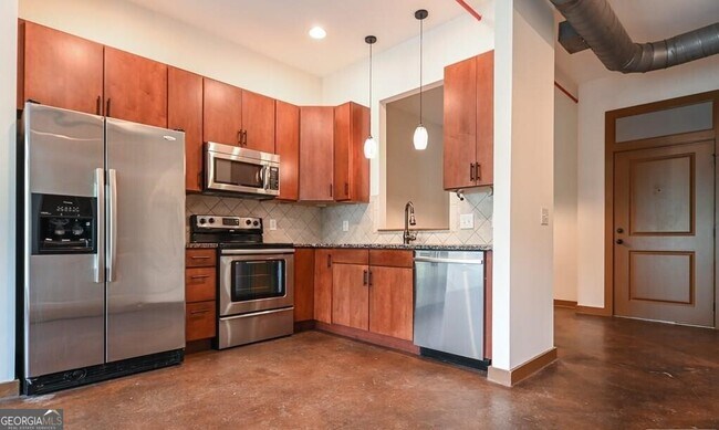 Building Photo - 250 Martha Dr