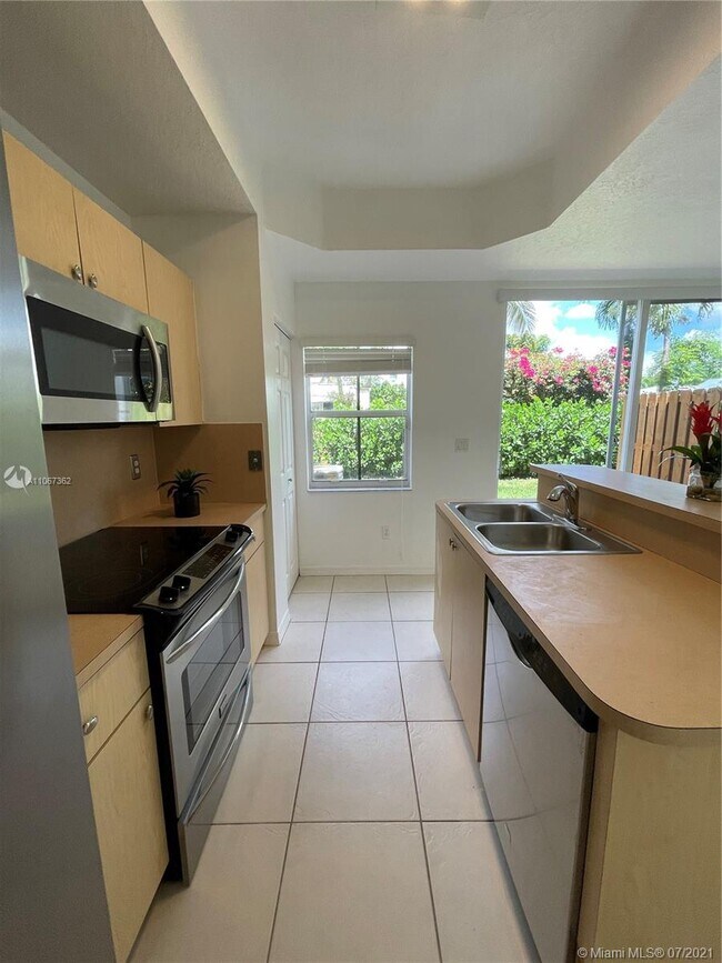 Building Photo - 4961 Leeward Ln