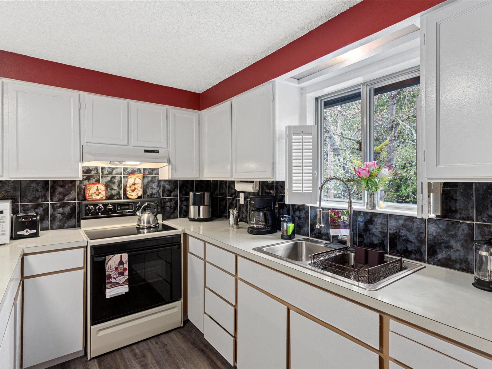 Building Photo - 16445 Ambaum Blvd S