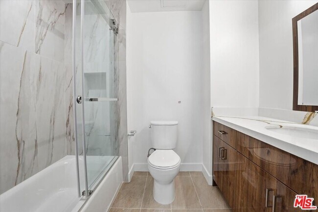 Building Photo - 1820 Prosser Ave