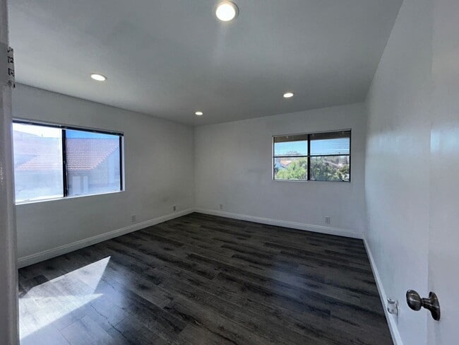 Building Photo - Spacious 4 Bed, 3 Bath for Rent - Westminster