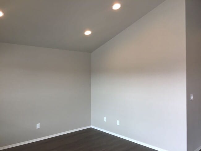 Building Photo - 2 Bedroom / 1 Bathroom Cottage in SW Redmond OR
