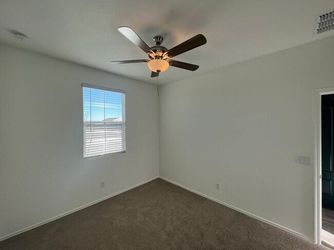Building Photo - Gorgeous Newer Build 4 Bed/3 Bath in Rancho Cabrillo