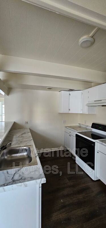 Building Photo - 820 N 70th St