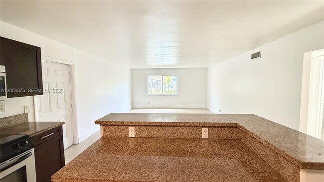 Building Photo - 1548 SW 5th Pl