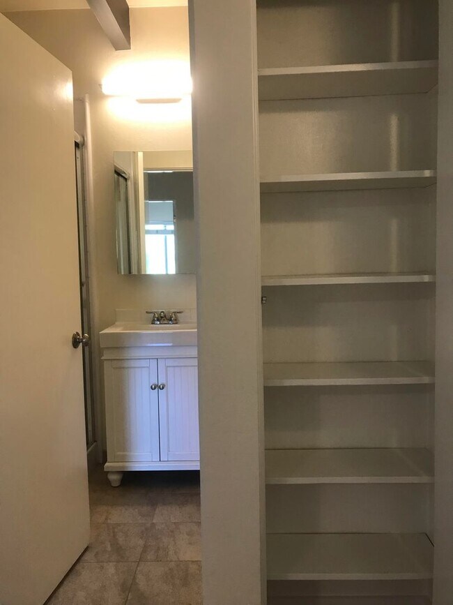 Building Photo - Tranquil and Remodeled 2BR/1BA Updated Uni...