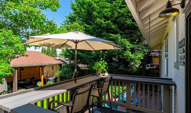 Building Photo - Charming updated 1920s 3BD 3BA