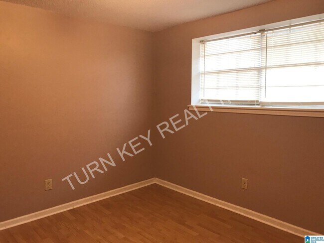 Building Photo - 2548 Janice Cir NE