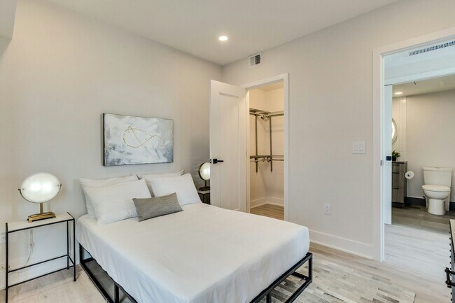 Building Photo - 1716 14th St NW