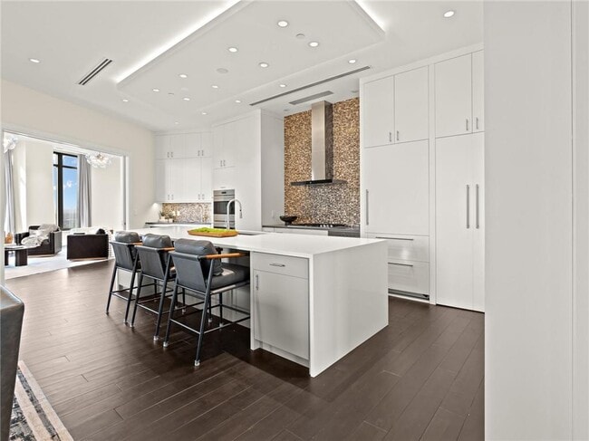 Building Photo - 3376 Peachtree Rd NE