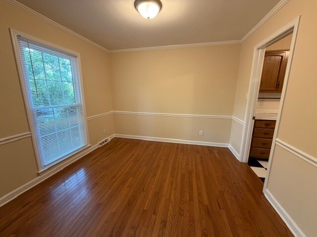 Building Photo - 5606 Bledsoe Dr