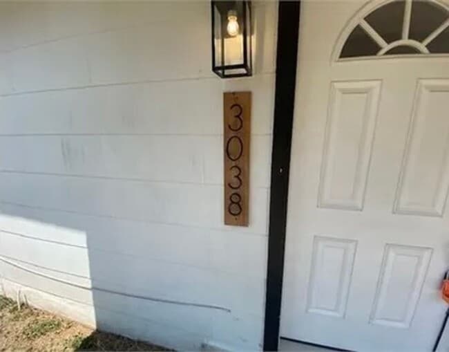 Building Photo - 3038 Weir Ave