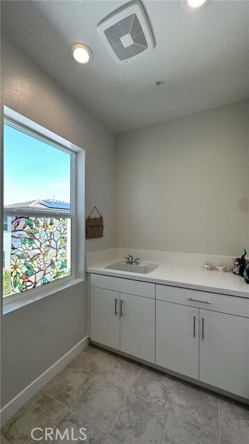 Building Photo - 151 Holliston