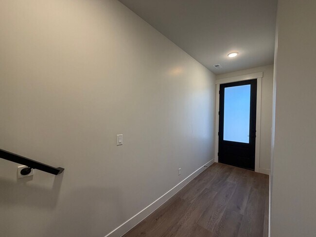 Building Photo - 614 Hemsworth Ln